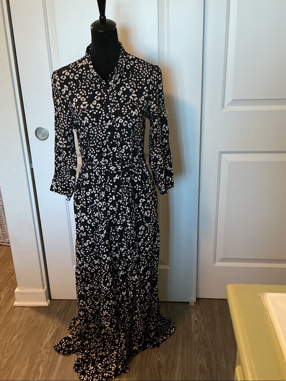 Zara Black and Beige Floral Tie-Waist Maxi Dress M